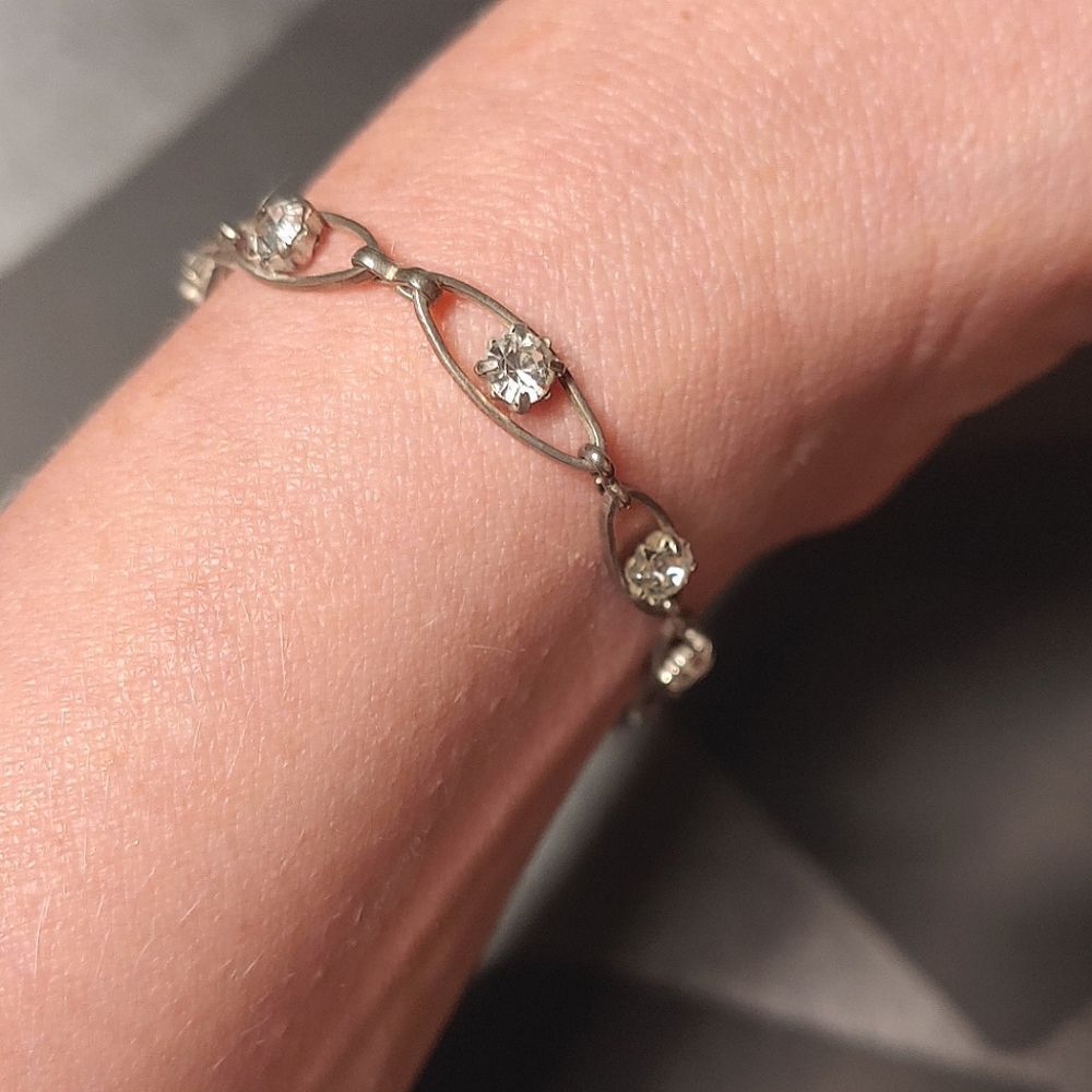 Vintage y2K dainty CZ Crystal and silver Bracelet